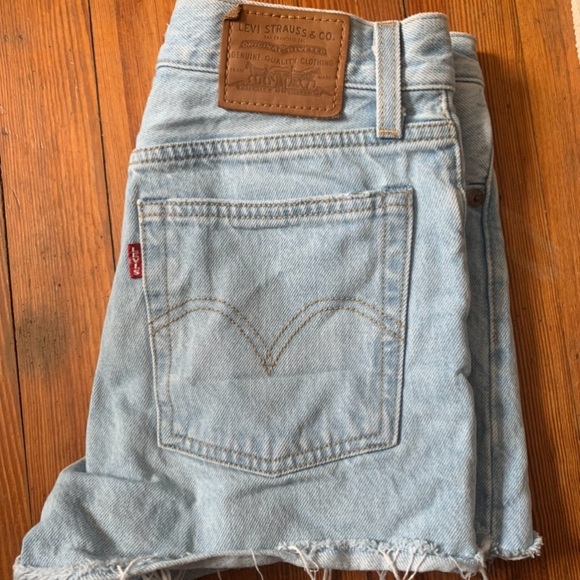 Vintage Levi denim shorts - Picture 1 of 7